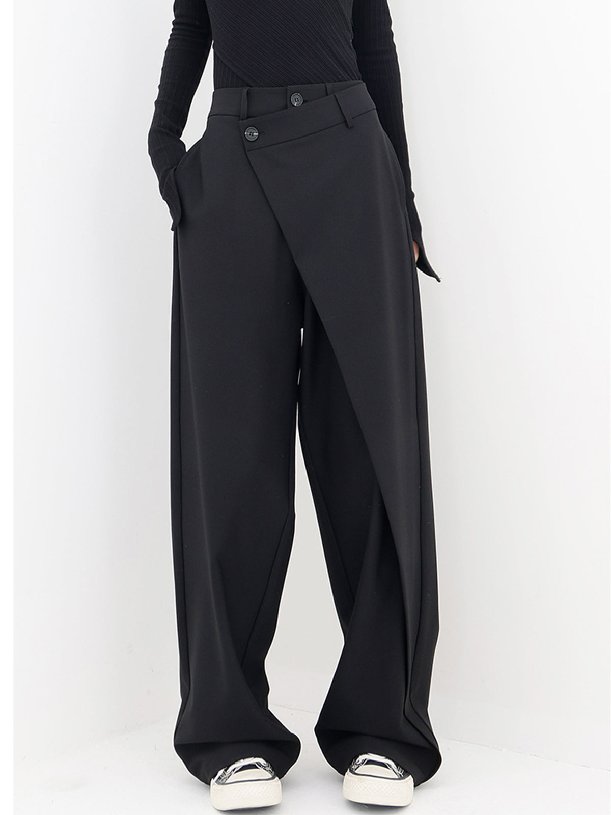 Asymmetrical wide pants